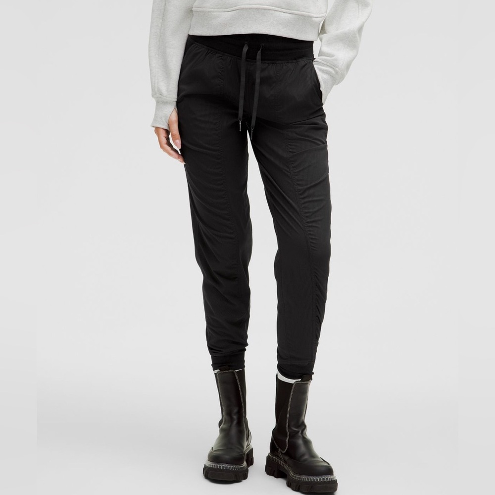 Lululemon Dance Studio mid-rise joggers black